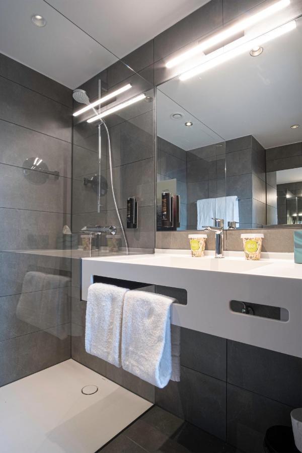 Riku Hotel Ройтлинген Екстериор снимка